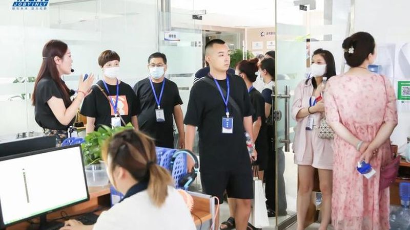 企业培训案例对比分析：揭秘选择背后的逻辑